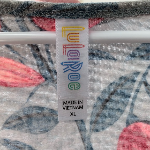 EUC LuLaRoe Classic T - size XL - Picture 2 of 3